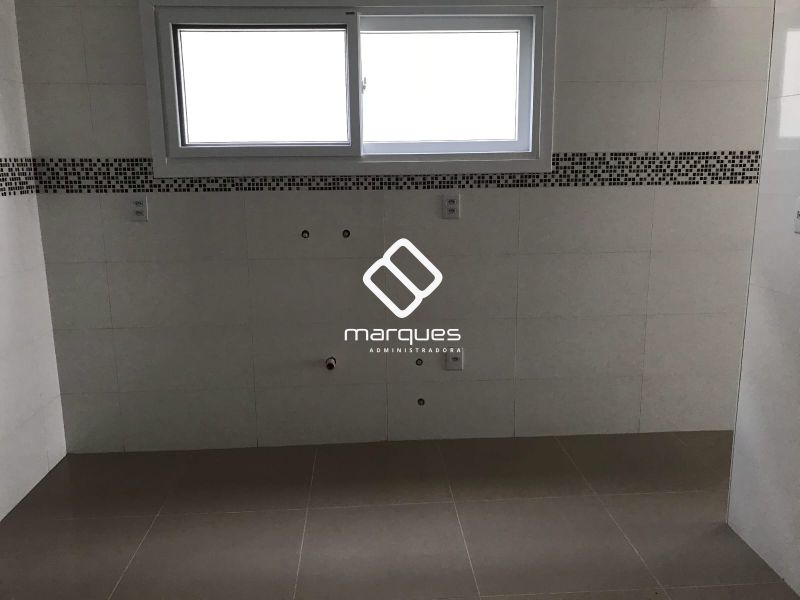 Casa com 3 quartos, 2 banheiros e 175m² à venda no bairro Laranjal, Pelotas