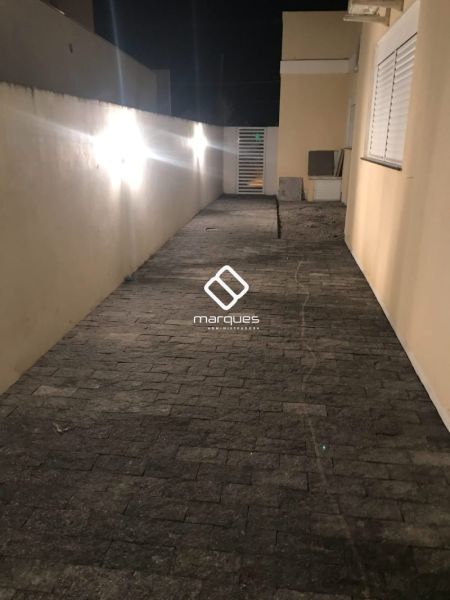Casa com 3 quartos, 2 banheiros e 175m² à venda no bairro Laranjal, Pelotas