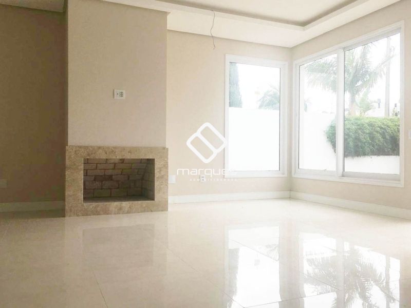 Casa com 3 quartos, 4 banheiros e 180m² à venda no bairro Laranjal, Pelotas