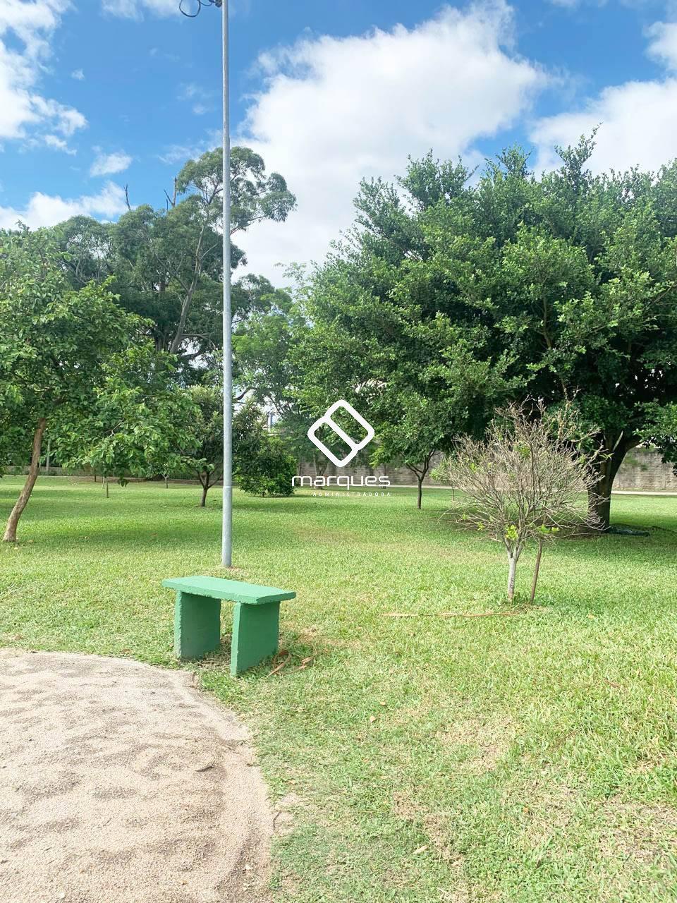 Casa com 3 quartos, 4 banheiros e 180m² à venda no bairro Laranjal, Pelotas