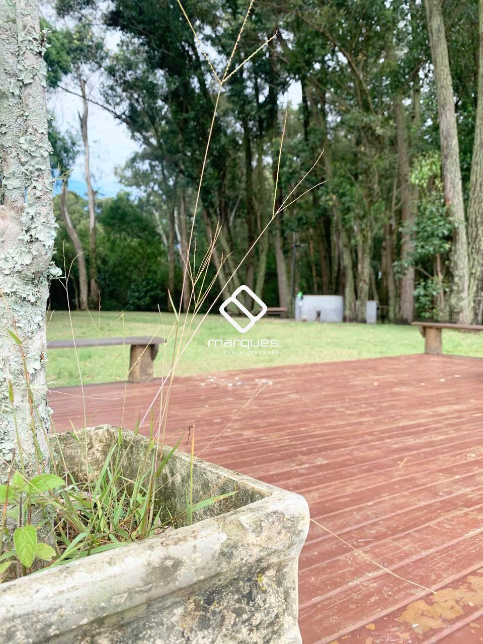 Casa com 3 quartos, 4 banheiros e 180m² à venda no bairro Laranjal, Pelotas