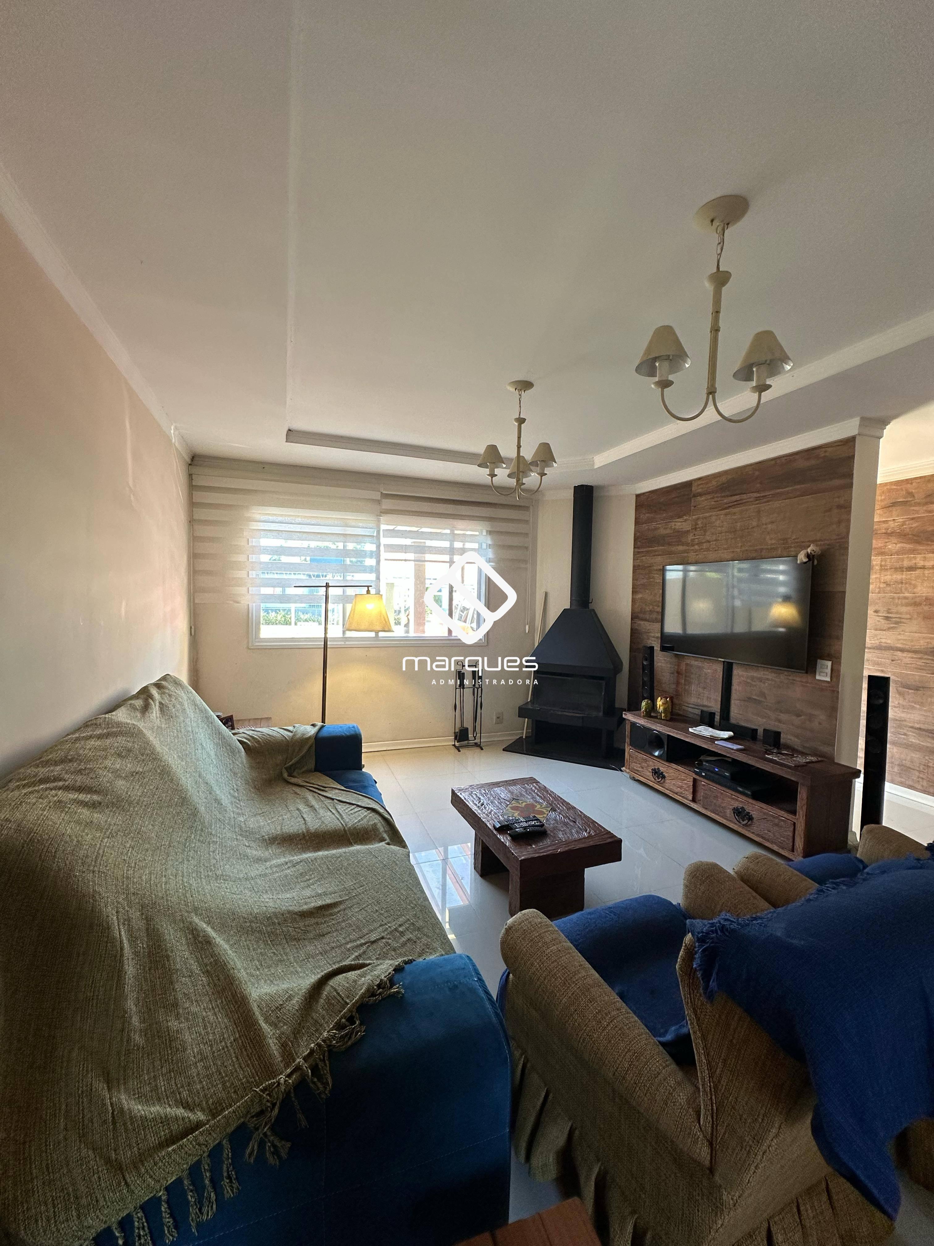 Casa com 3 quartos, 3 banheiros e 150m² à venda no bairro Laranjal, Pelotas