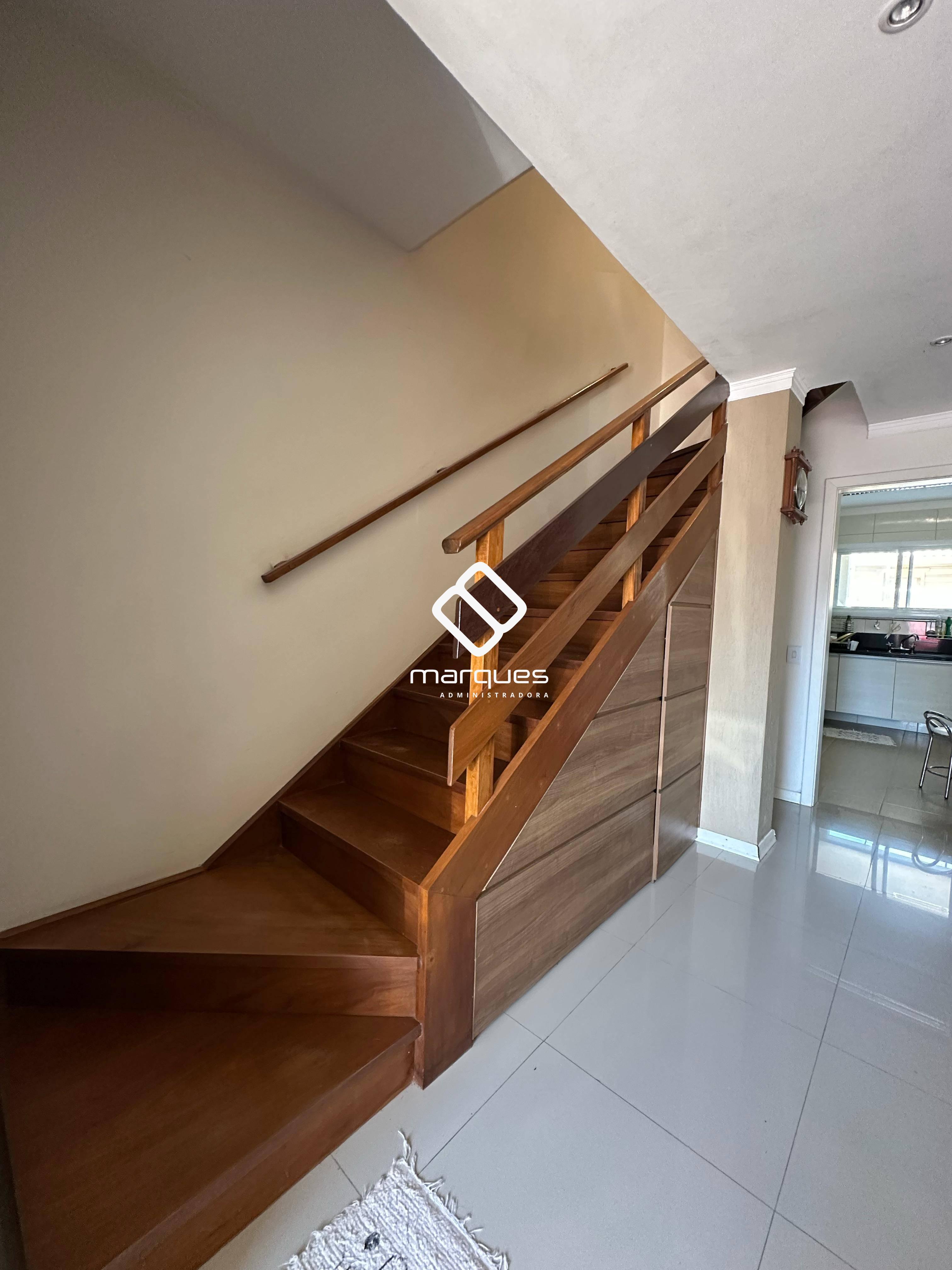 Casa com 3 quartos, 3 banheiros e 150m² à venda no bairro Laranjal, Pelotas