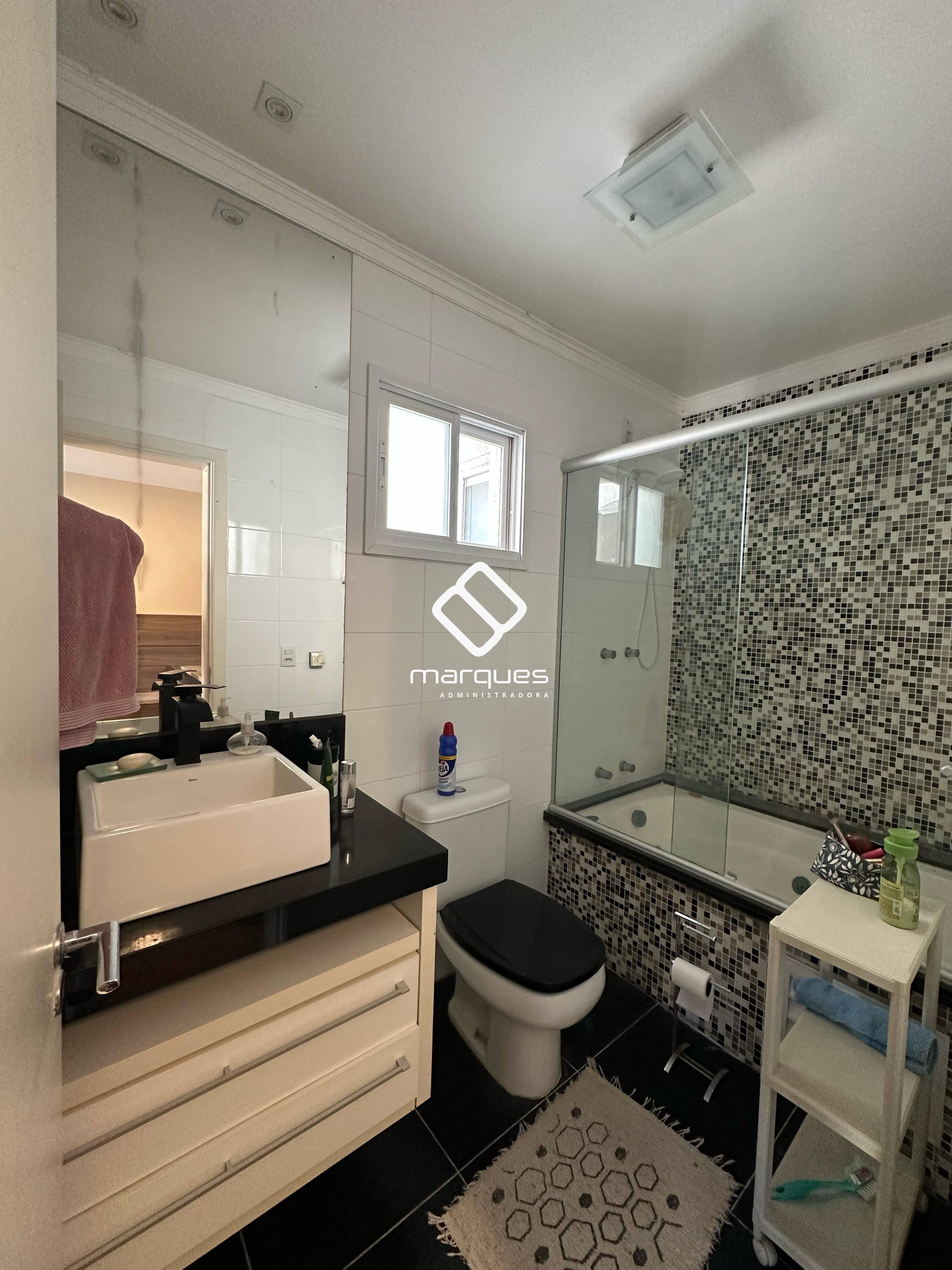 Casa com 3 quartos, 3 banheiros e 150m² à venda no bairro Laranjal, Pelotas