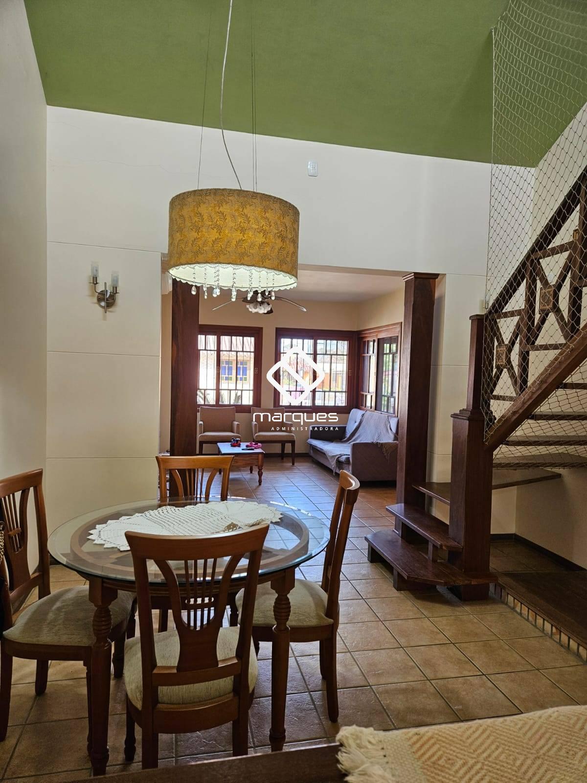 Casa com 4 quartos, 1 banheiro e 255m² à venda no bairro Laranjal, Pelotas