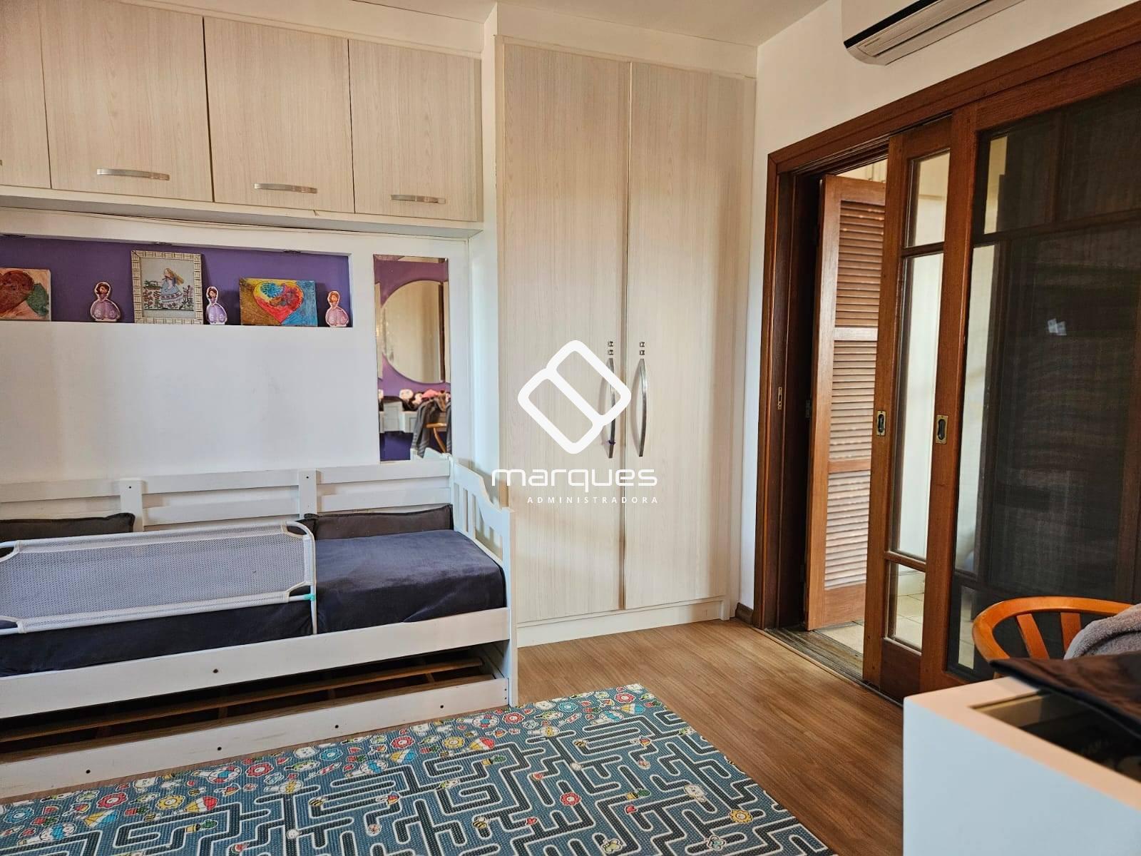 Casa com 4 quartos, 1 banheiro e 255m² à venda no bairro Laranjal, Pelotas