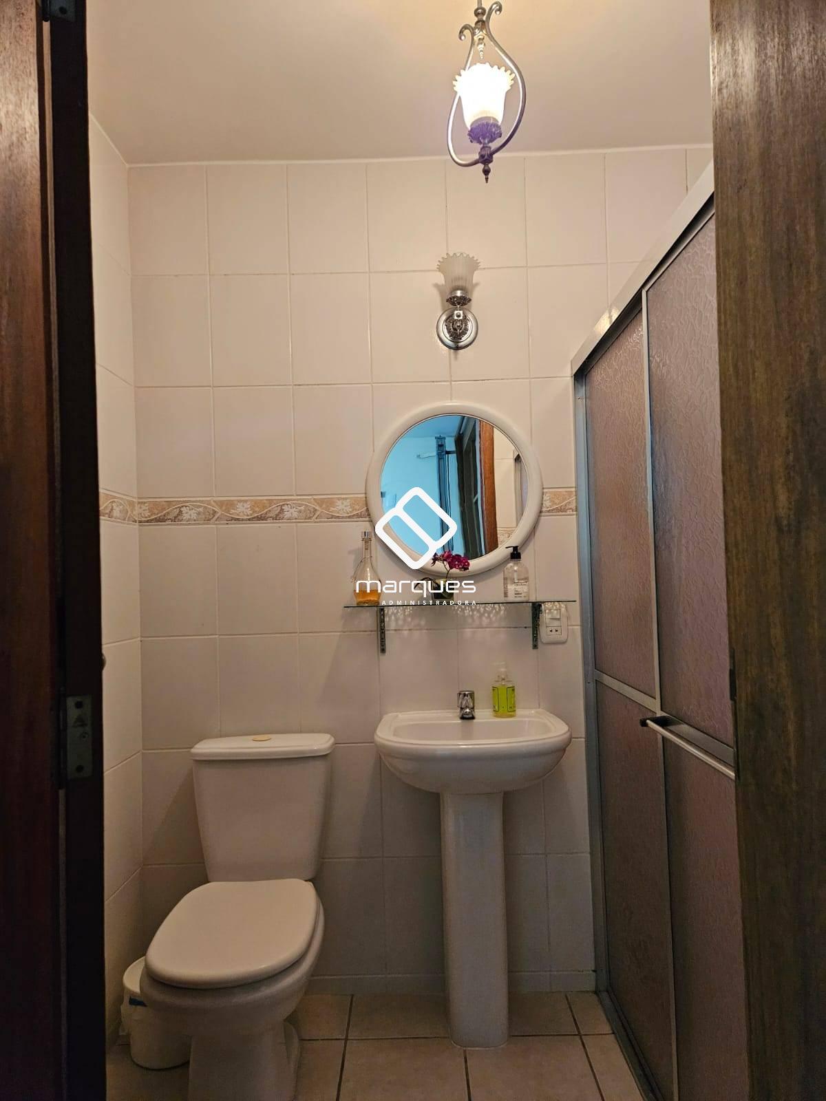 Casa com 4 quartos, 1 banheiro e 255m² à venda no bairro Laranjal, Pelotas