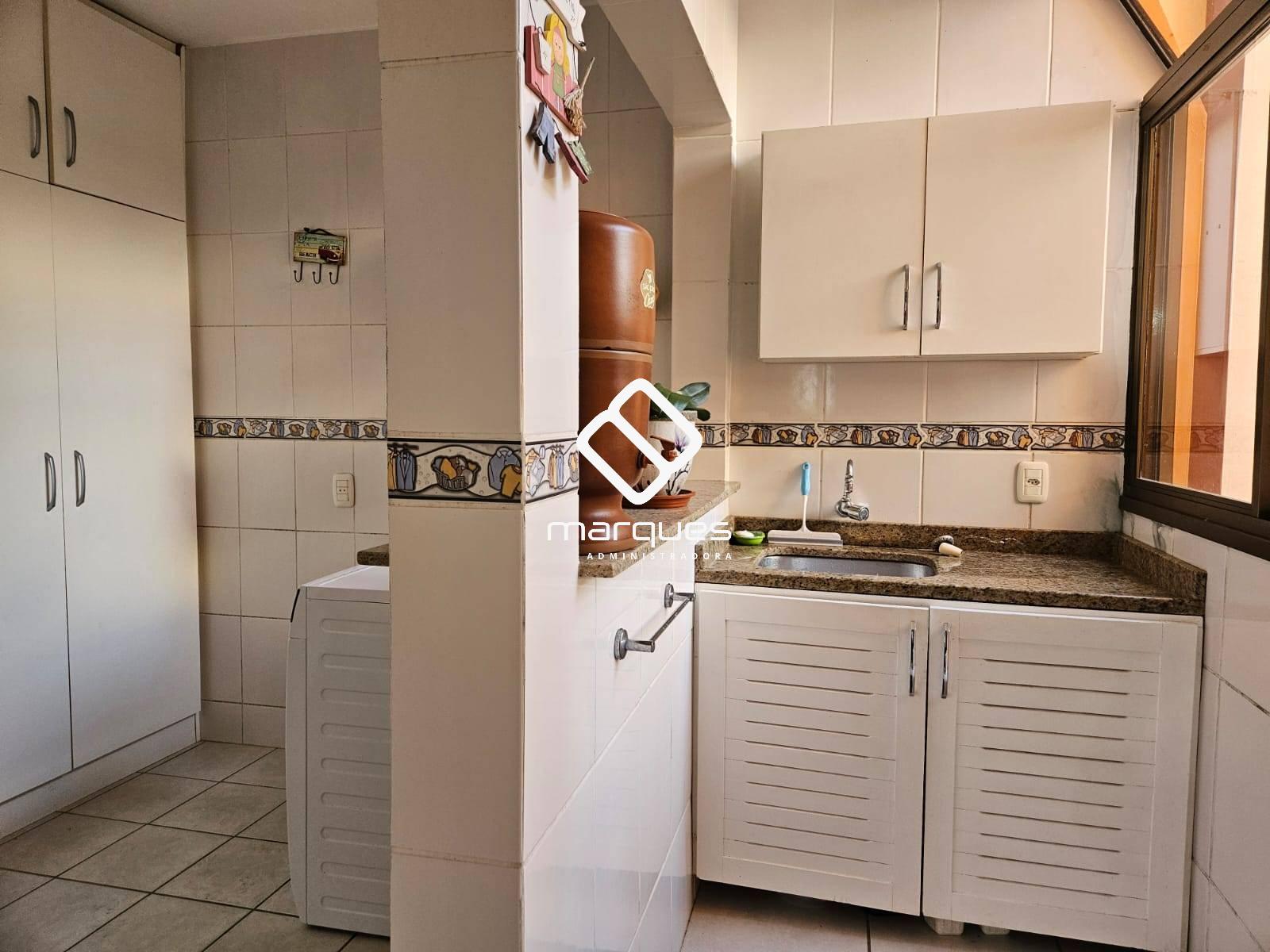 Casa com 4 quartos, 1 banheiro e 255m² à venda no bairro Laranjal, Pelotas