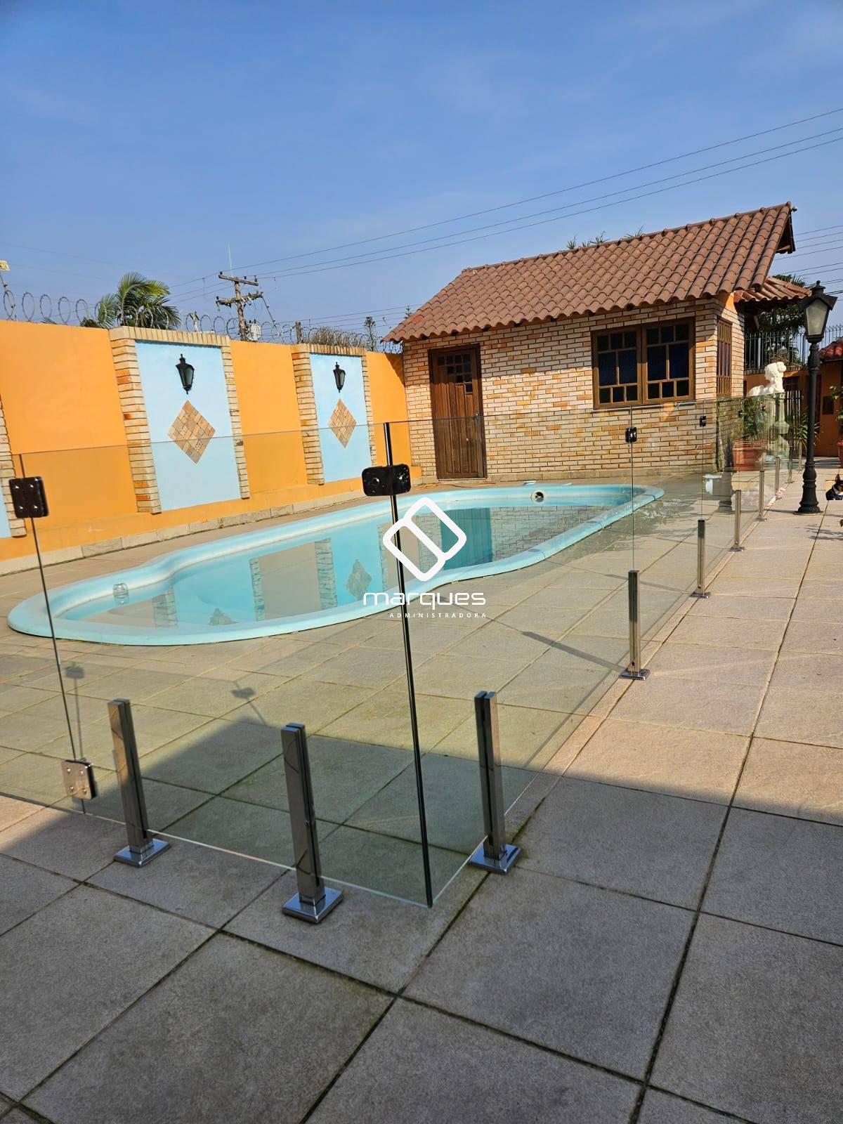Casa com 4 quartos, 1 banheiro e 255m² à venda no bairro Laranjal, Pelotas