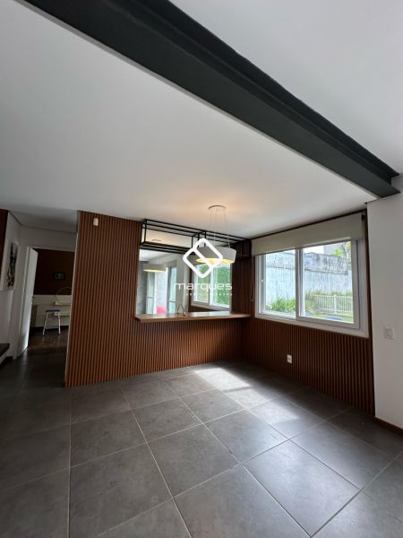 Casa com 3 quartos, 4 banheiros e 190m² à venda no bairro Centro, Pelotas