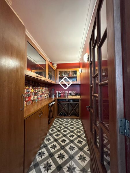 Casa com 3 quartos, 4 banheiros e 190m² à venda no bairro Centro, Pelotas