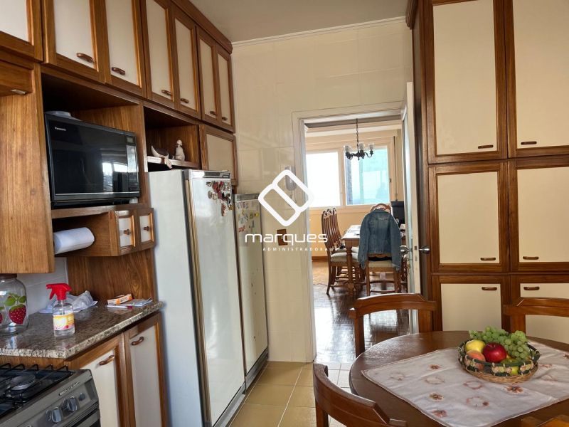 Apartamento com 2 quartos, 3 banheiros e 138m² à venda no bairro Centro, Pelotas