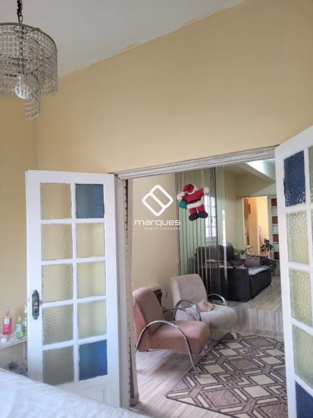 Casa com 3 quartos, 2 banheiros e 183m² à venda no bairro Laranjal, Pelotas