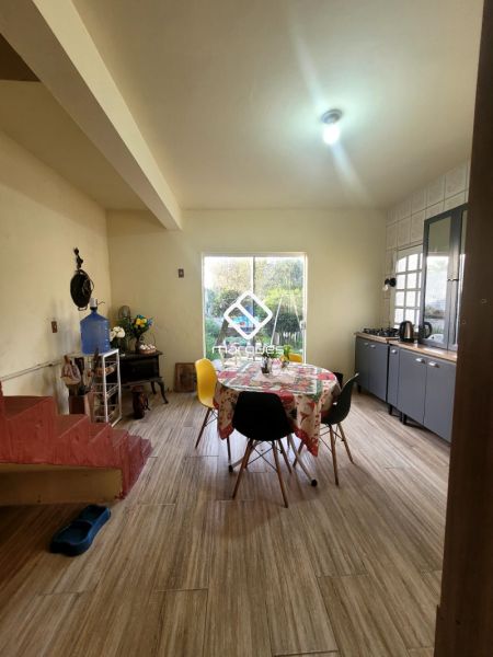 Casa com 3 quartos, 2 banheiros e 183m² à venda no bairro Laranjal, Pelotas