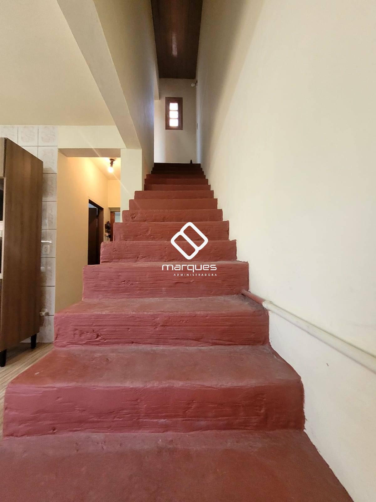 Casa com 3 quartos, 2 banheiros e 183m² à venda no bairro Laranjal, Pelotas