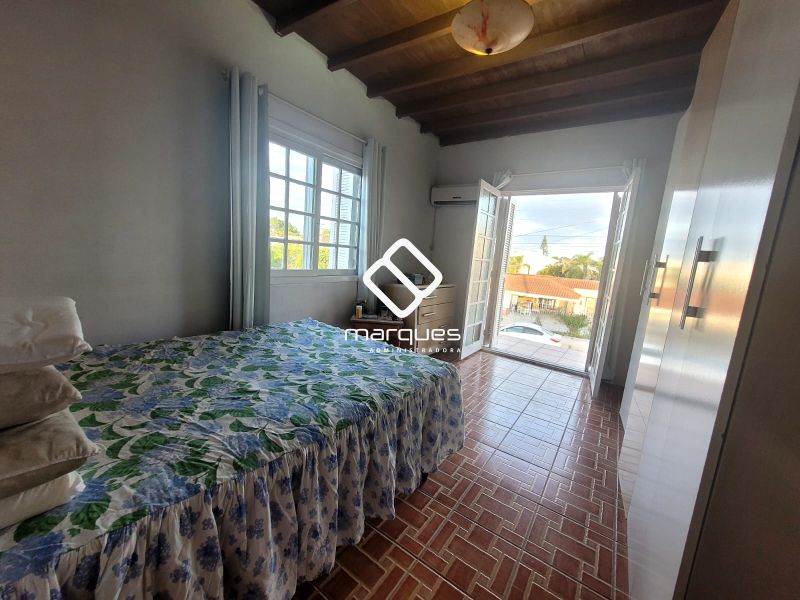Casa com 3 quartos, 2 banheiros e 183m² à venda no bairro Laranjal, Pelotas