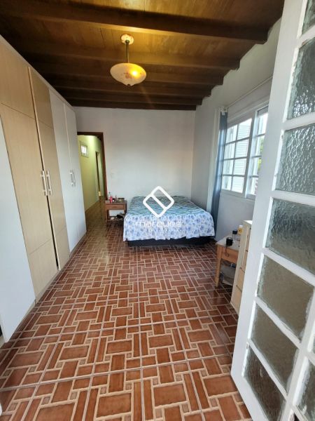 Casa com 3 quartos, 2 banheiros e 183m² à venda no bairro Laranjal, Pelotas
