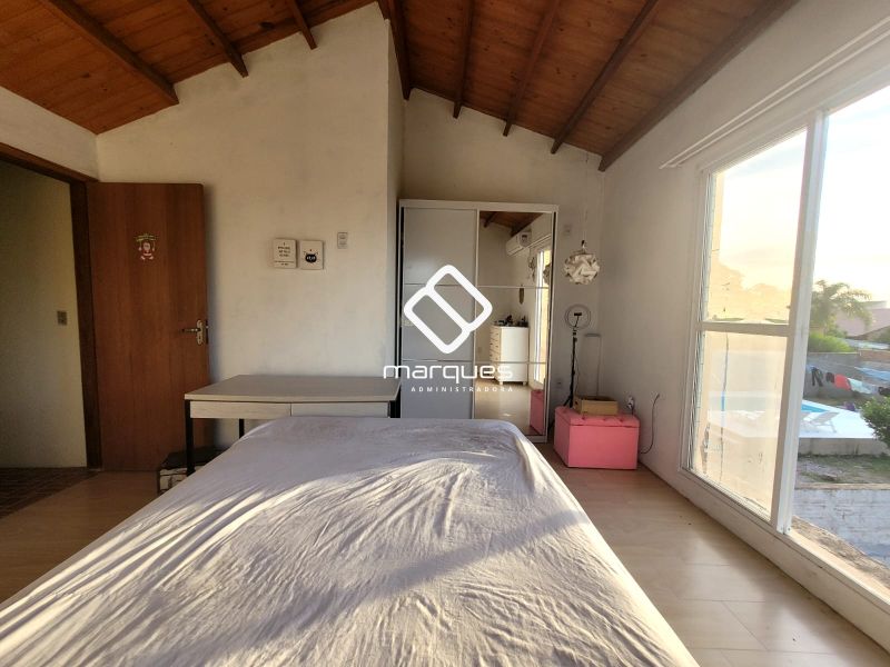 Casa com 3 quartos, 2 banheiros e 183m² à venda no bairro Laranjal, Pelotas