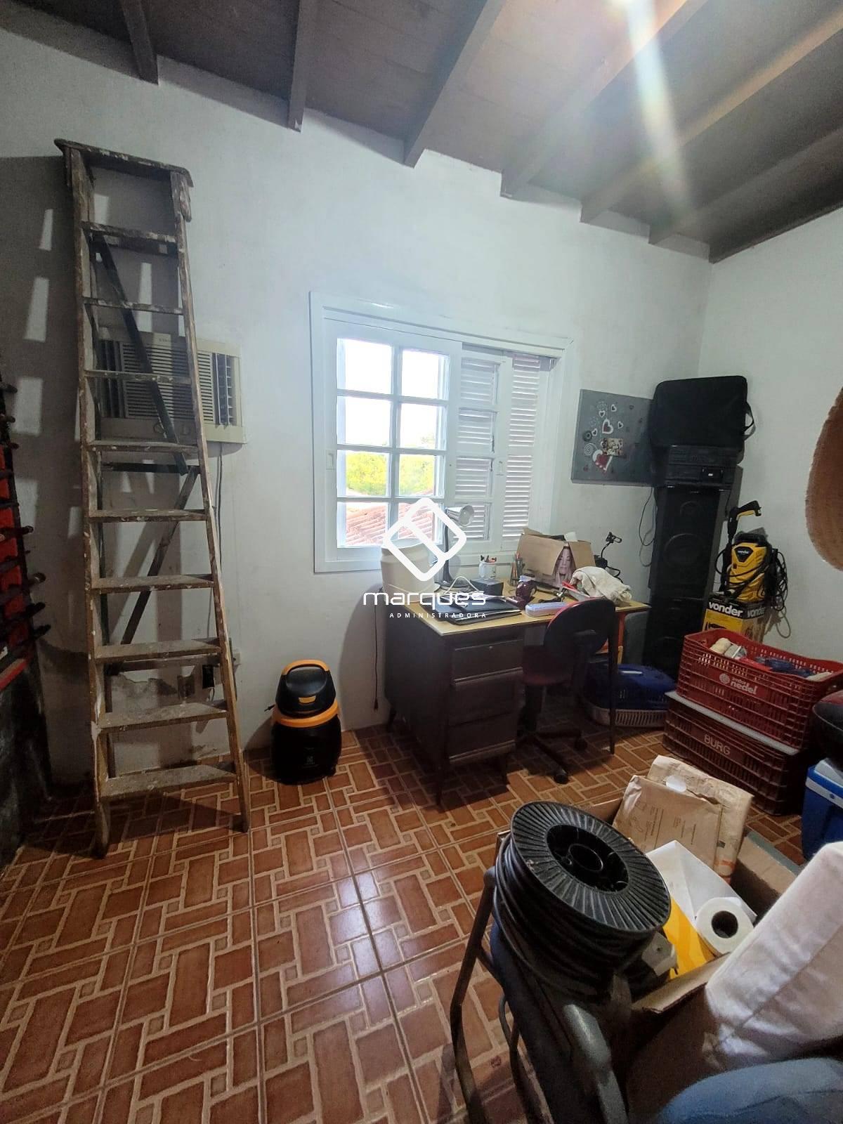 Casa com 3 quartos, 2 banheiros e 183m² à venda no bairro Laranjal, Pelotas