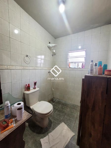 Casa com 3 quartos, 2 banheiros e 183m² à venda no bairro Laranjal, Pelotas