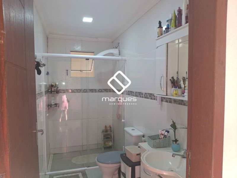 Casa com 3 quartos e 2 banheiros à venda no bairro Três Vendas, Pelotas