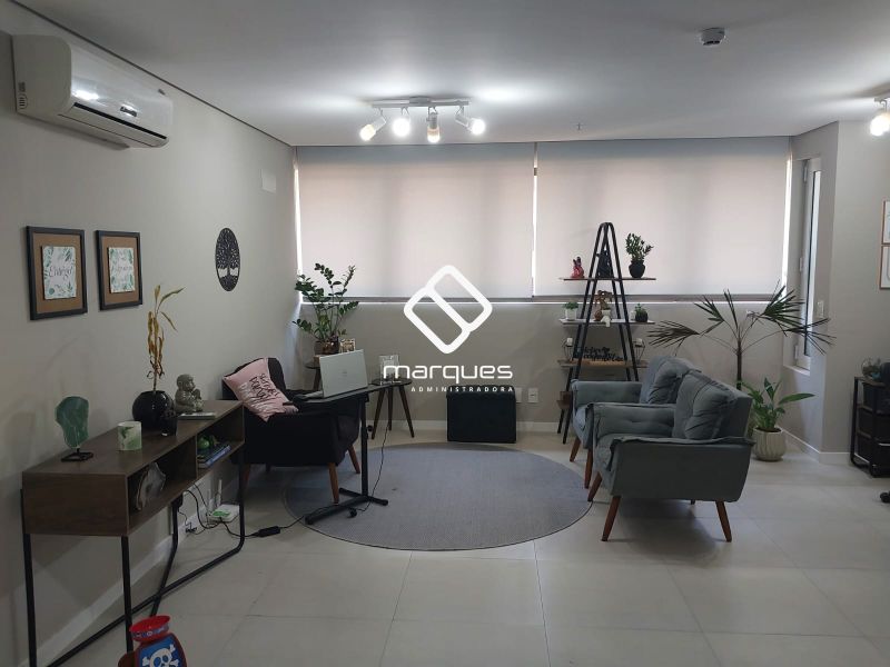 Sala com 1 banheiro e 31m² à venda no bairro São Gonçalo, Pelotas