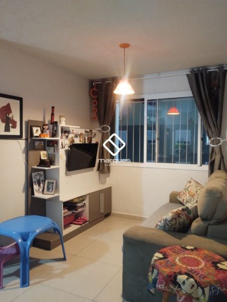Apartamento com 2 quartos, 1 banheiro e 44m² à venda no bairro Areal, Pelotas