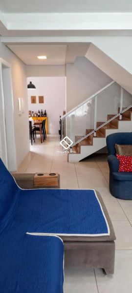 Casa com 3 quartos, 2 banheiros e 170m² à venda no bairro Areal, Pelotas
