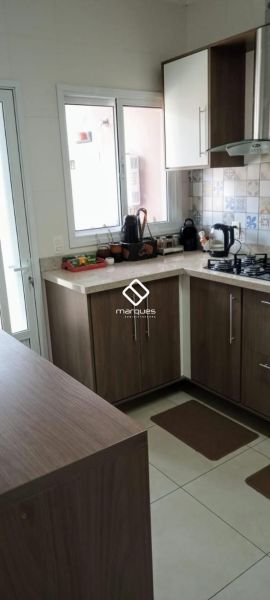 Casa com 3 quartos, 2 banheiros e 170m² à venda no bairro Areal, Pelotas