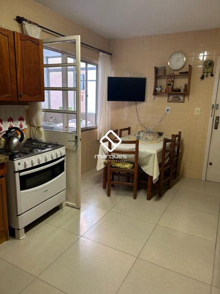 Apartamento com 3 quartos, 2 banheiros e 134m² à venda no bairro Três Vendas, Pelotas