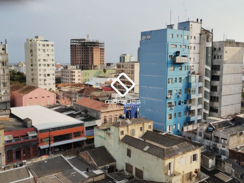 Apartamento com 2 quartos, 1 banheiro e 90m² à venda no bairro Centro, Pelotas