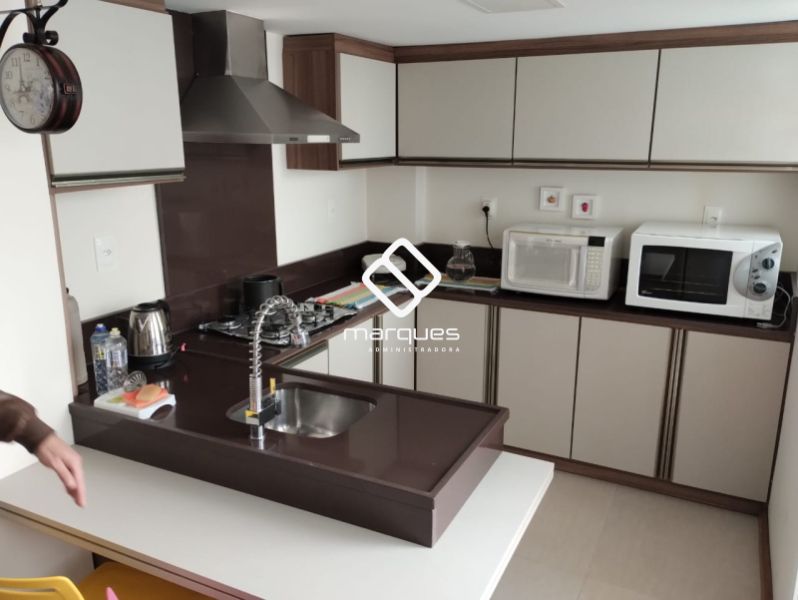 Apartamento com 2 quartos, 1 banheiro e 90m² à venda no bairro Centro, Pelotas