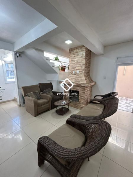 Casa com 4 quartos, 2 banheiros e 241m² à venda no bairro Fragata, Pelotas