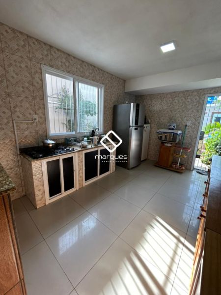 Casa com 4 quartos, 2 banheiros e 241m² à venda no bairro Fragata, Pelotas