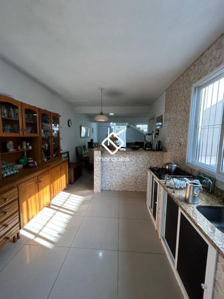 Casa com 4 quartos, 2 banheiros e 241m² à venda no bairro Fragata, Pelotas