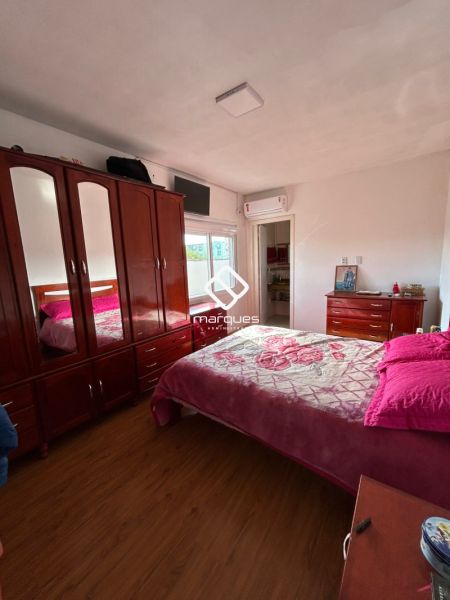 Casa com 4 quartos, 2 banheiros e 241m² à venda no bairro Fragata, Pelotas