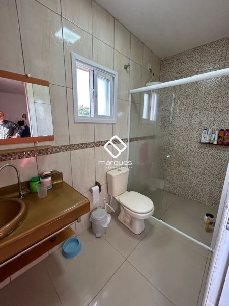 Casa com 4 quartos, 2 banheiros e 241m² à venda no bairro Fragata, Pelotas