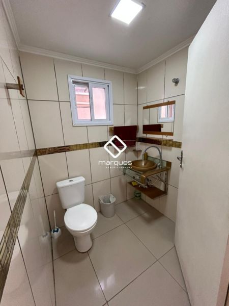 Casa com 4 quartos, 2 banheiros e 241m² à venda no bairro Fragata, Pelotas