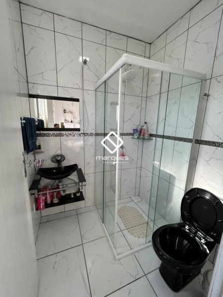 Casa com 4 quartos, 2 banheiros e 241m² à venda no bairro Fragata, Pelotas