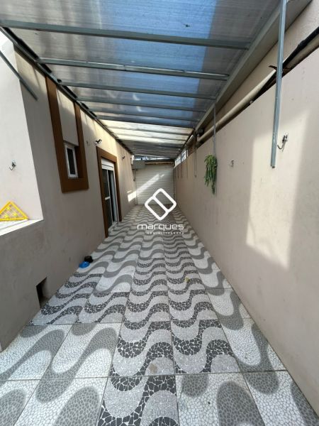 Casa com 4 quartos, 2 banheiros e 241m² à venda no bairro Fragata, Pelotas