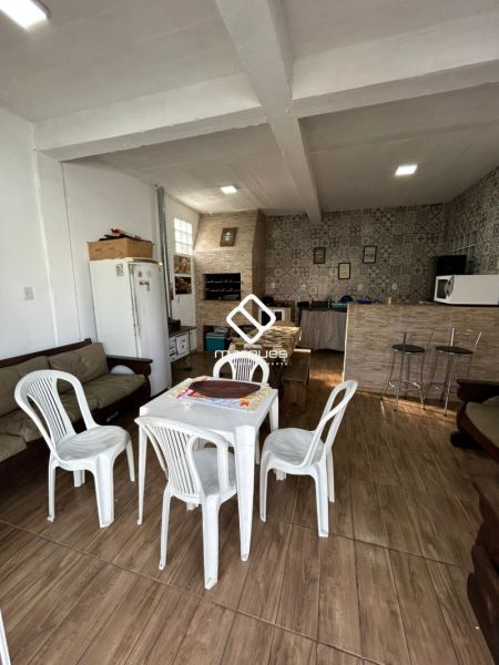 Casa com 4 quartos, 2 banheiros e 241m² à venda no bairro Fragata, Pelotas