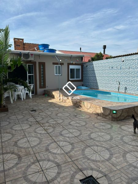 Casa com 4 quartos, 2 banheiros e 241m² à venda no bairro Fragata, Pelotas