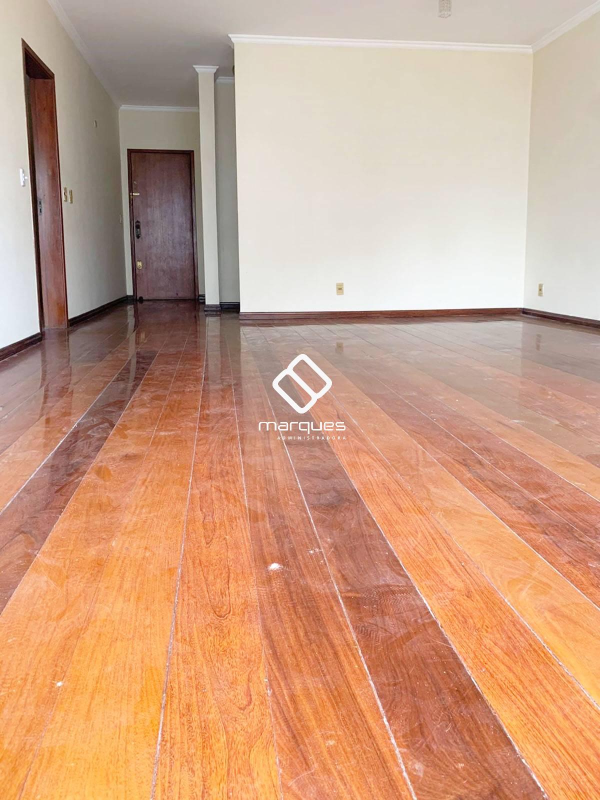 Apartamento com 3 quartos, 2 banheiros e 170m² à venda no bairro Centro, Pelotas