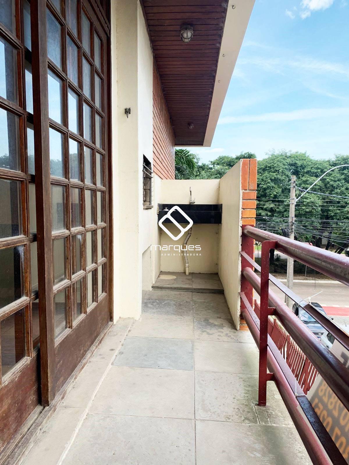 Apartamento com 3 quartos, 2 banheiros e 170m² à venda no bairro Centro, Pelotas