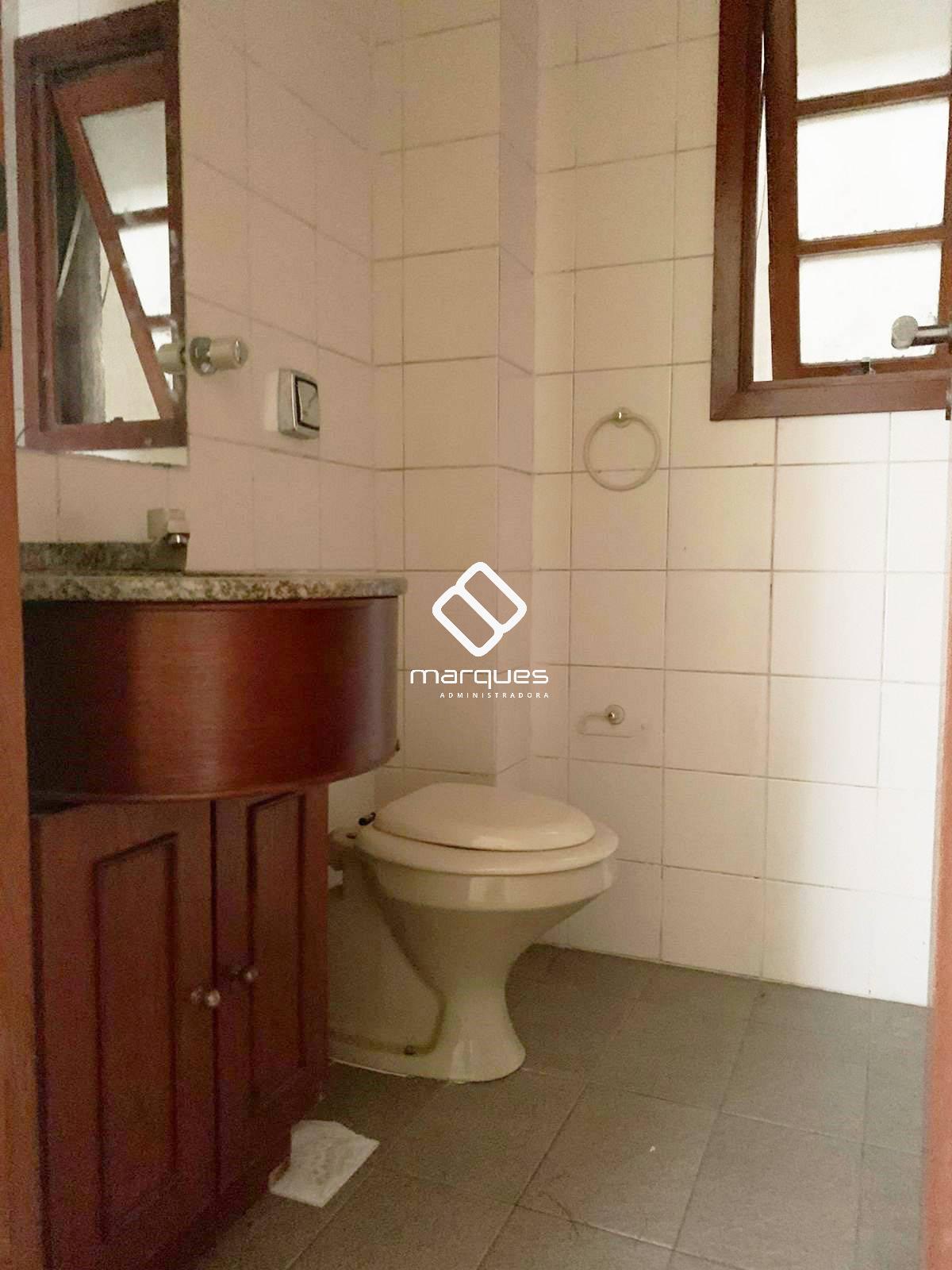 Apartamento com 3 quartos, 2 banheiros e 170m² à venda no bairro Centro, Pelotas