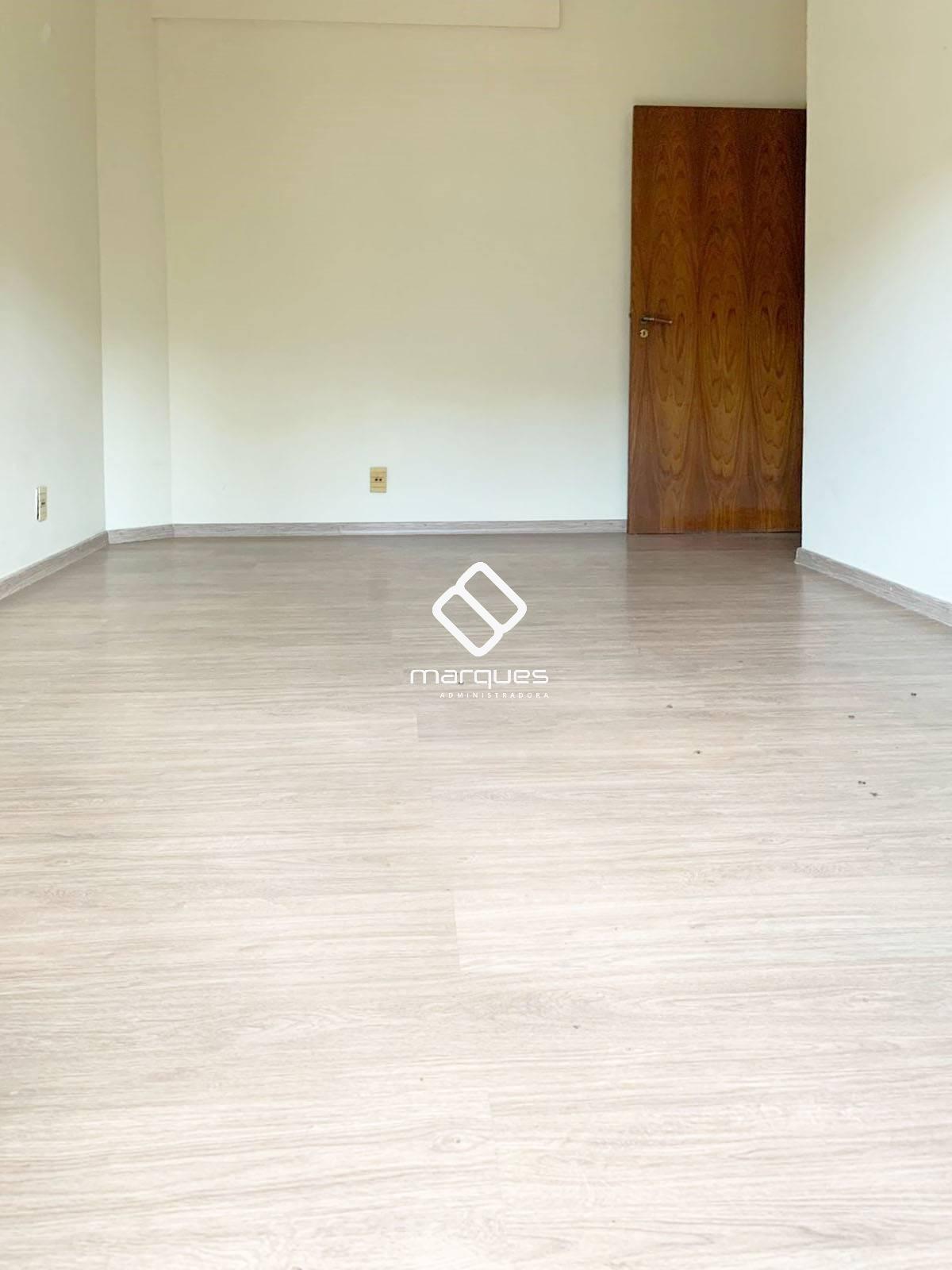 Apartamento com 3 quartos, 2 banheiros e 170m² à venda no bairro Centro, Pelotas
