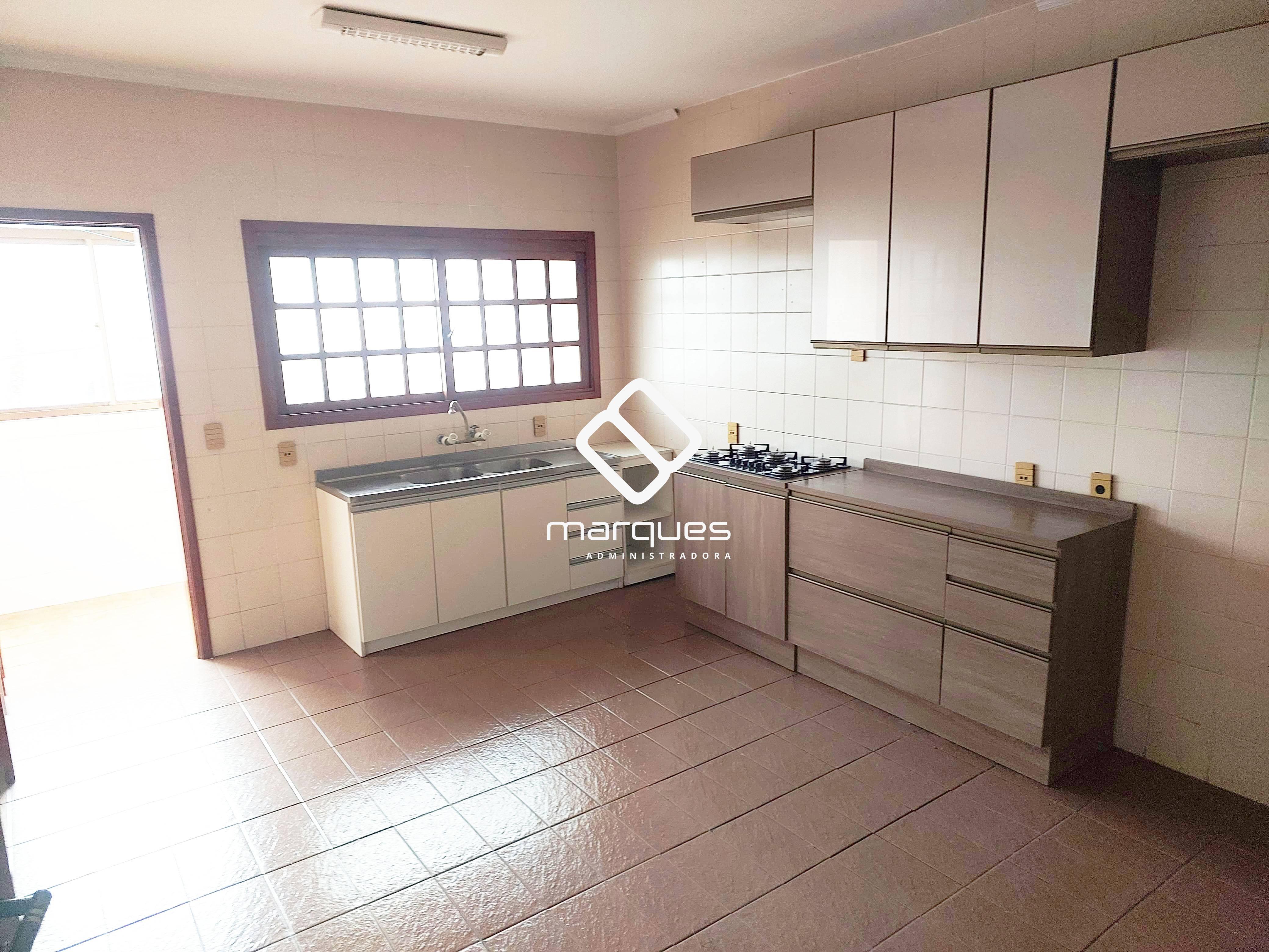 Apartamento com 3 quartos, 2 banheiros e 170m² à venda no bairro Centro, Pelotas
