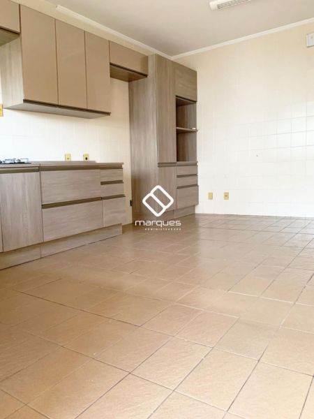 Apartamento com 3 quartos, 2 banheiros e 170m² à venda no bairro Centro, Pelotas