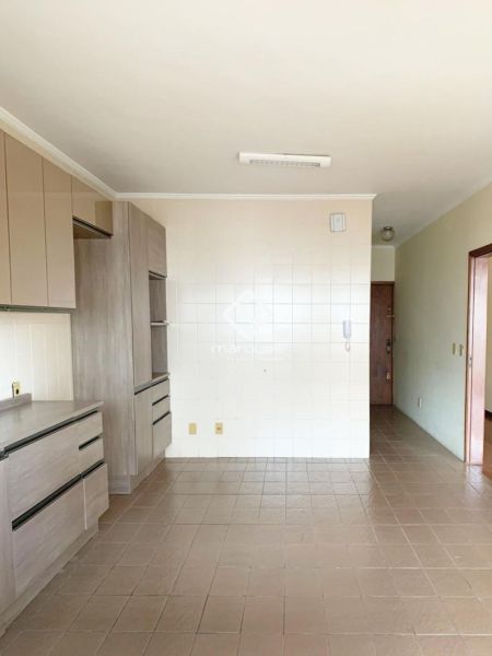 Apartamento com 3 quartos, 2 banheiros e 170m² à venda no bairro Centro, Pelotas