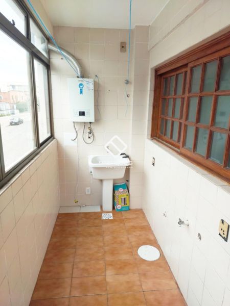 Apartamento com 3 quartos, 2 banheiros e 170m² à venda no bairro Centro, Pelotas